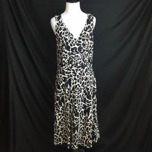 Harold’s black and white silk print dress size 6